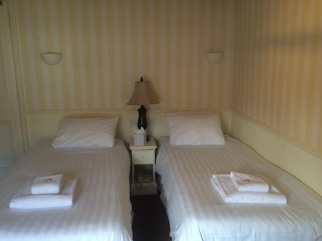 Limes Hotel Needham Market Habitación foto